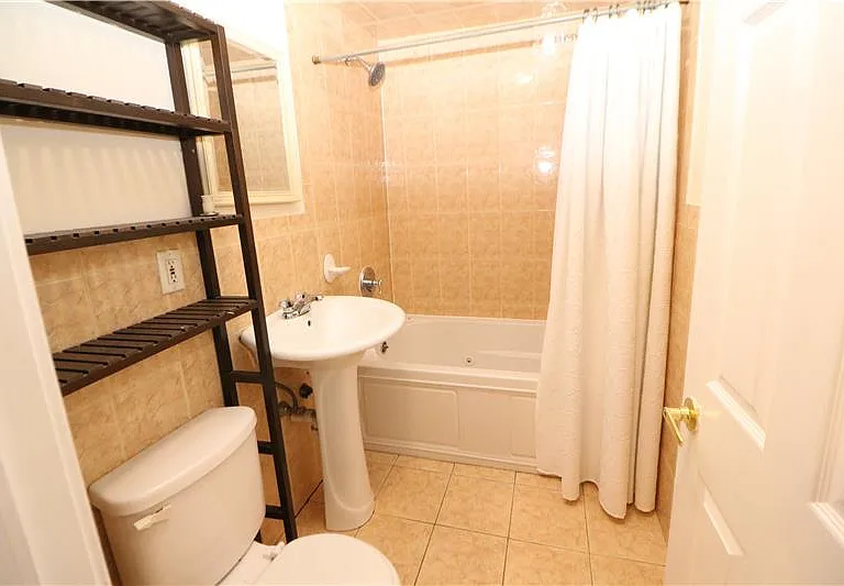 14 Estella St #1 — Photo 10