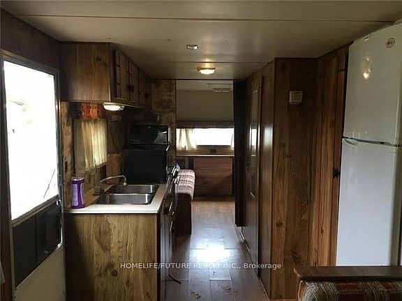 5th image of 256 Birch Ln