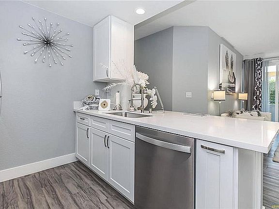 Citrine kitchen island