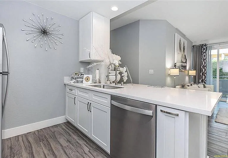 Citrine kitchen island