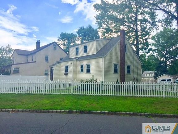 2nd image of 500 Oakwood Ave