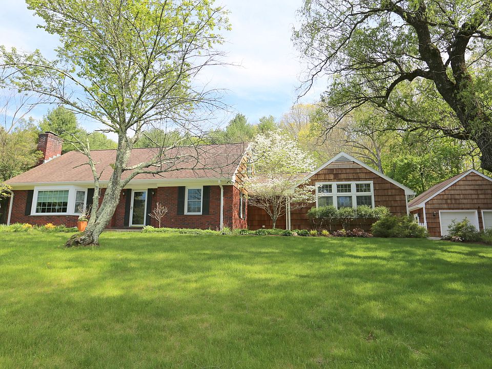 1st image of 11 Pine Hill Dr