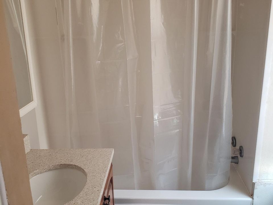1st image of 1154 1/2 White St
