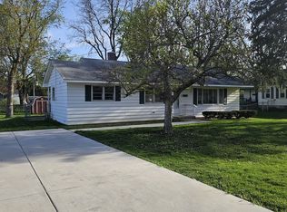 6 Johnson St, Dundee, IL 60118