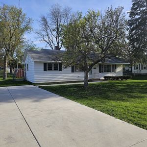 6 Johnson St, East Dundee, IL, 60118