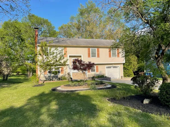 61 Duval St, Bridgewater, NJ 08807