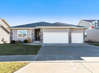 700 SE 15th St, Grimes, IA 50111