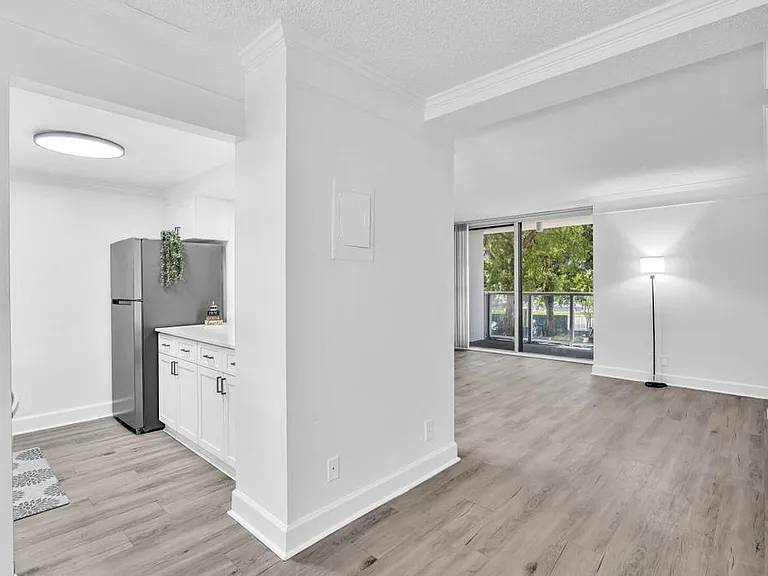 Nottingham Pine Luxury Apartment Homes — Photo 40