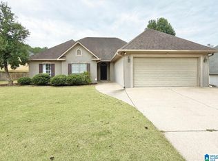 137 Saint Charles Dr, Helena, AL 35080