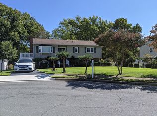 304 Jade Ct NW, Vienna, VA 22180