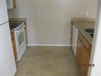 2nd image of 820 W 11th St