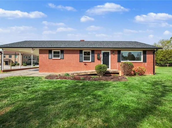 3875 Littlebrook Dr, Clemmons, NC 27012