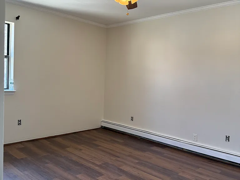 22 Garden Pl — Photo 5