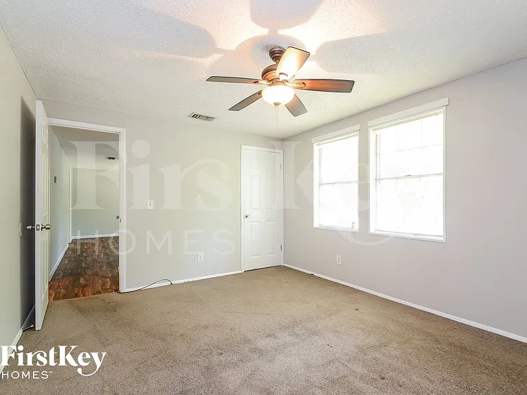 2536 Oak Leaf Ln — Photo 8