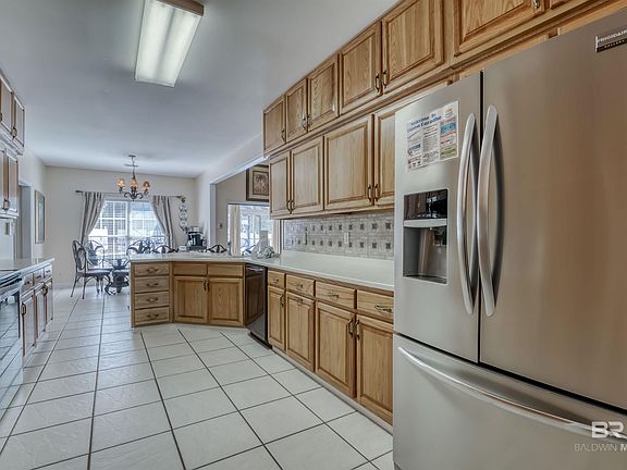 4th image of 7882 Riverwood Dr
