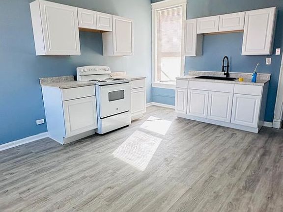 5th image of 3325 Chippewa St #2F