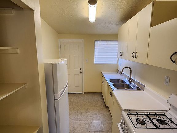 4th image of 1401-1407 Aspen Dr #5