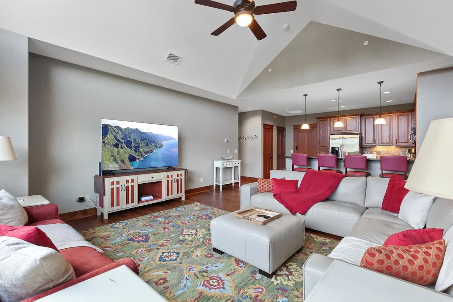 3 bed, 2.0 bath, 1668 sqft, $4,968 — Photo 3