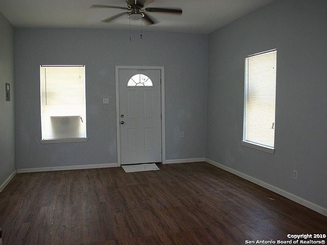 1st image of 833 Green St