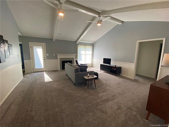 5th image of 162 Sir Gregory Dr