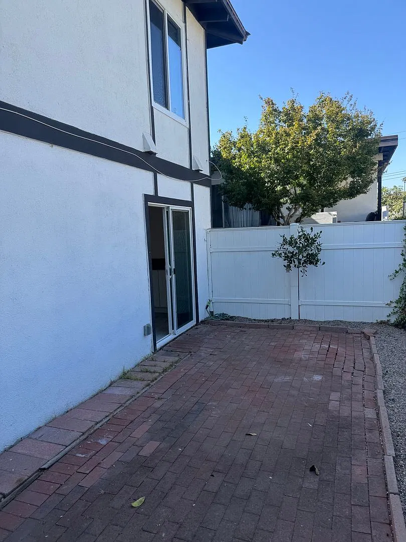 7681 Ellis Ave — Photo 3