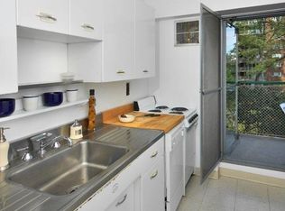 99 Memorial Dr #11-09C, Cambridge, MA 02142