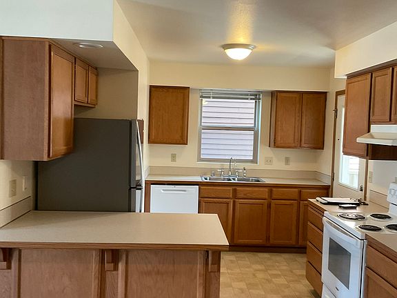 5th image of 3213 Oakes Ave APT A