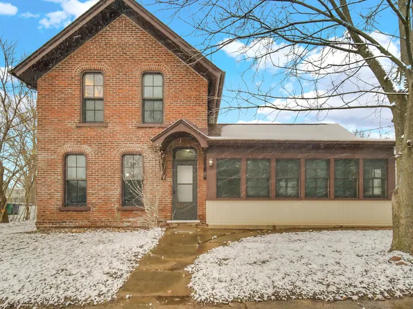 610 Union St, Union Mills, IN 46382