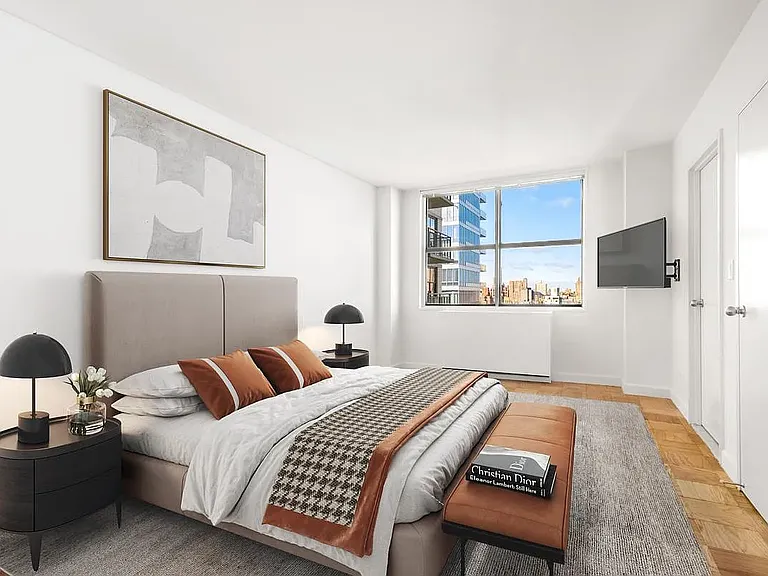 300 E 75th St #21J — Photo 3