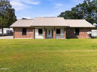 1077C Anse Broussard Hwy, Breaux Bridge, LA 70517
