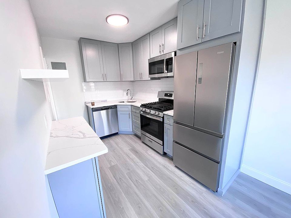 1st image of 20-62 29th St #4