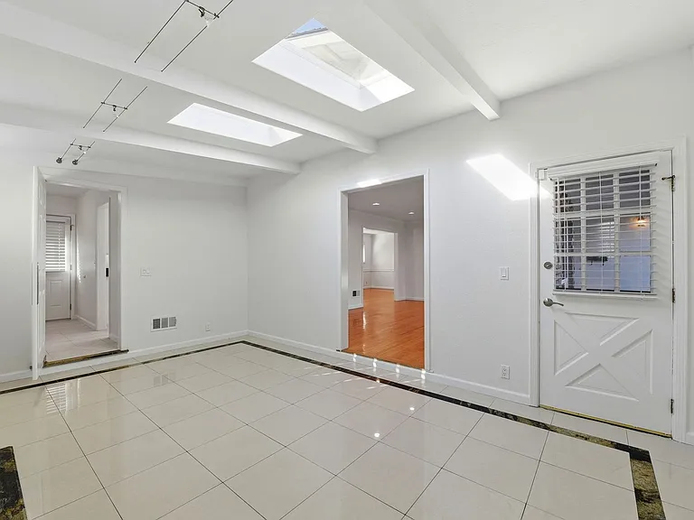 1559 Chambers Dr — Photo 13