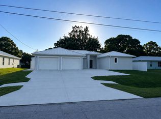 5913 Seagrape Dr, Fort Pierce, FL 34982
