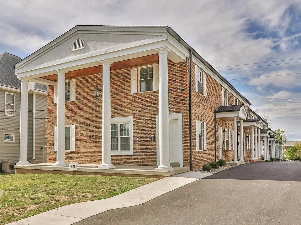 2831 Laclede Station Rd