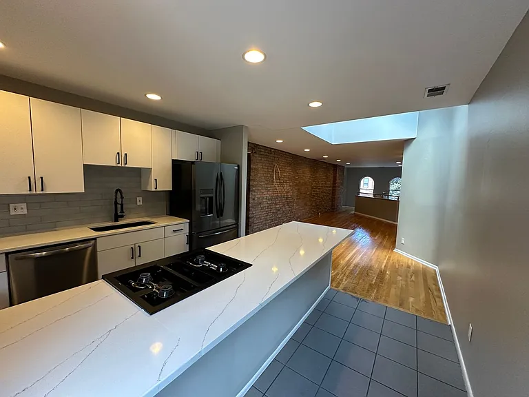 Collins Ave 241-243 MLR — Photo 10