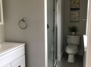 28 Railroad Ave APT 1, Rochester, NH 03839