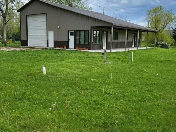 109 E 4th St, Fulton, SD 57340