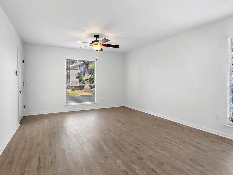 5137 Nicholson Dr #B33 — Photo 5