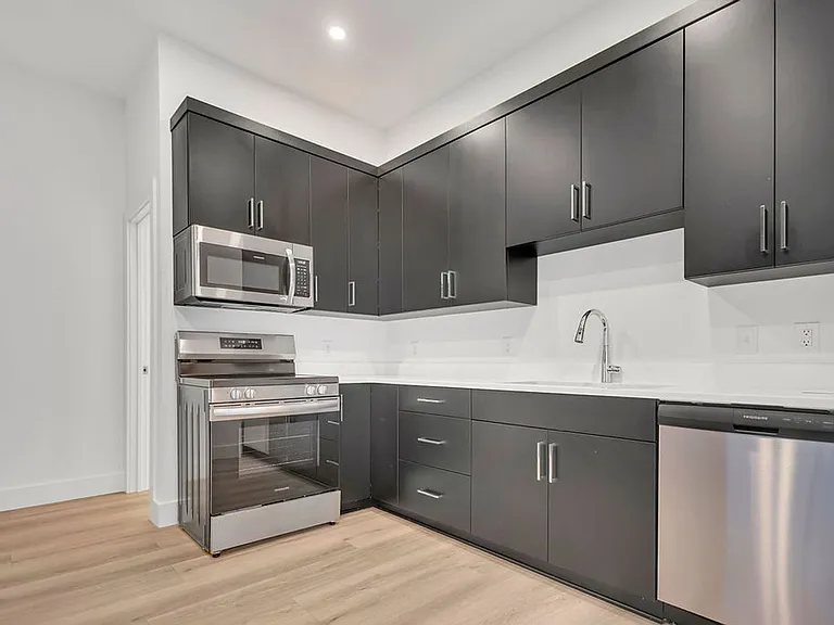626 N College Ave — Photo 31