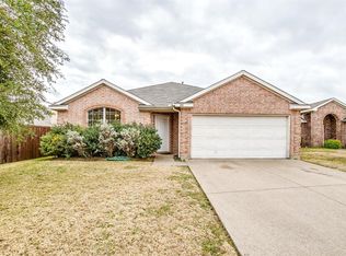 808 Buttercup Ln, Arlington, TX 76002