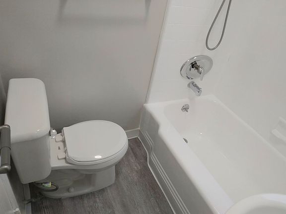 5th image of 1017 Pacific Ave #4
