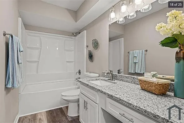 110 Greenforest Cir #C — Photo 8