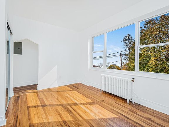 3rd image of 865 E 231st St #1A