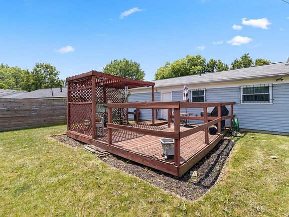 5th image of 2776 Yorkcliff Rd