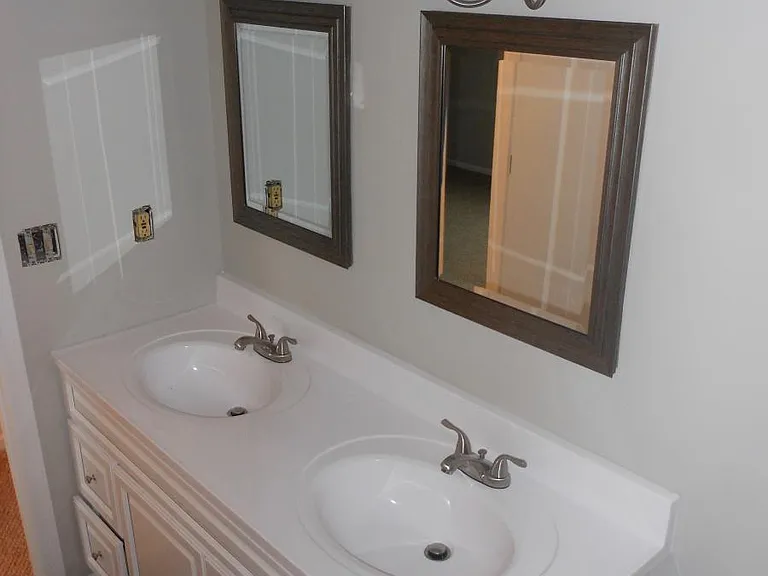 Large double vanity in full bathroom