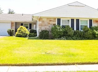 18 Holton Ln, Willingboro, NJ 08046