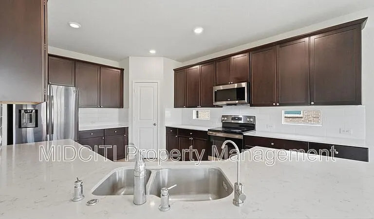 1858 Lauter Ln — Photo 8