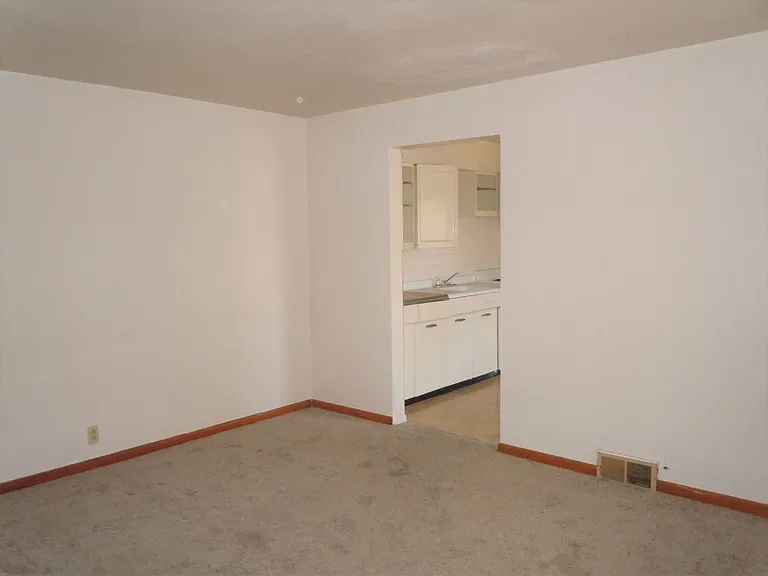 208 Caseyville Rd — Photo 2