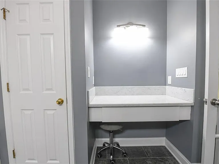 304 Bridle Path — Photo 18