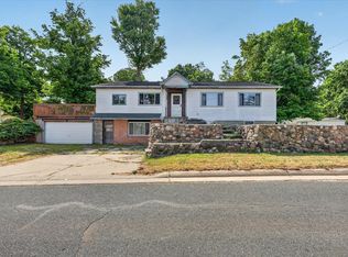 2610 S Shore Dr, Crystal, MI 48818